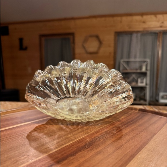 Vintage Bath & Body Works Iridescent Clam Shell Votive Candle / Napkin Holder - Picture 4 of 12